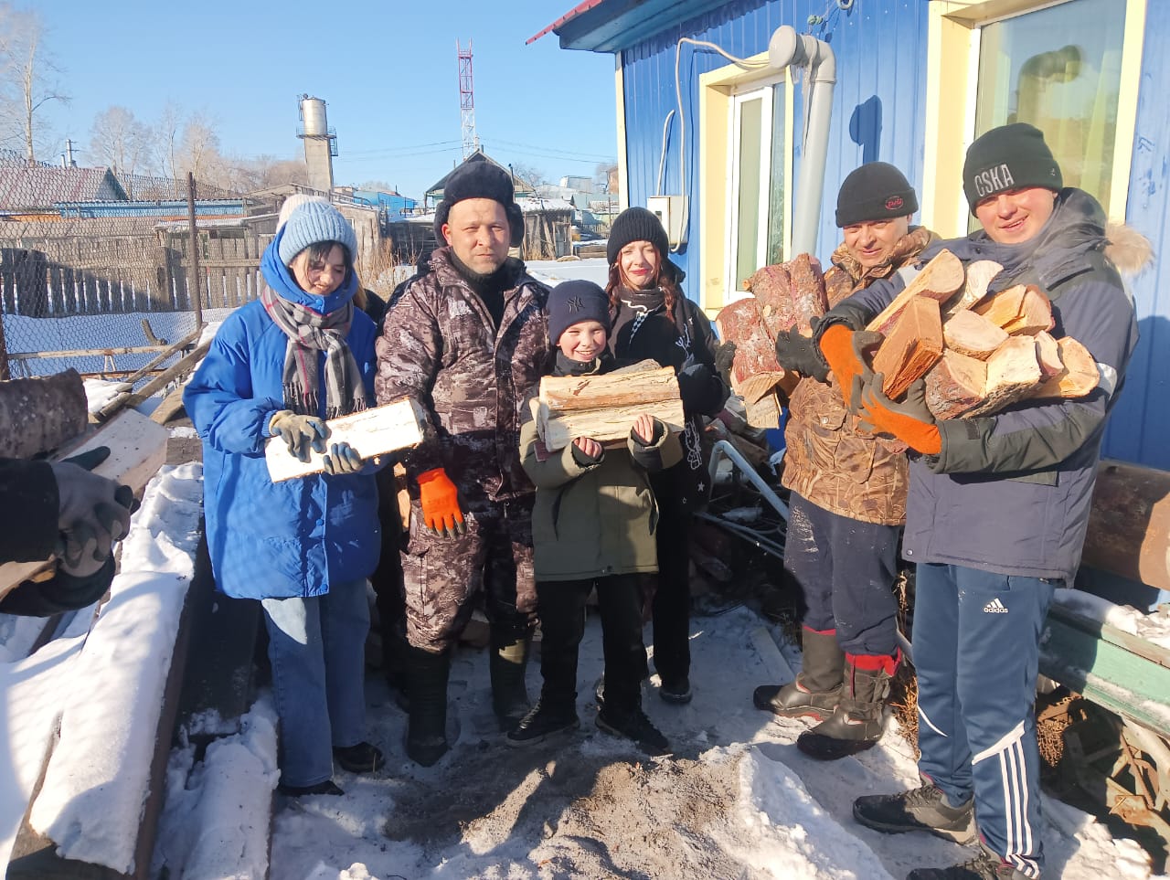 Школьники из городского проекта «Буксир» помогли семье участника СВО в Белогорске