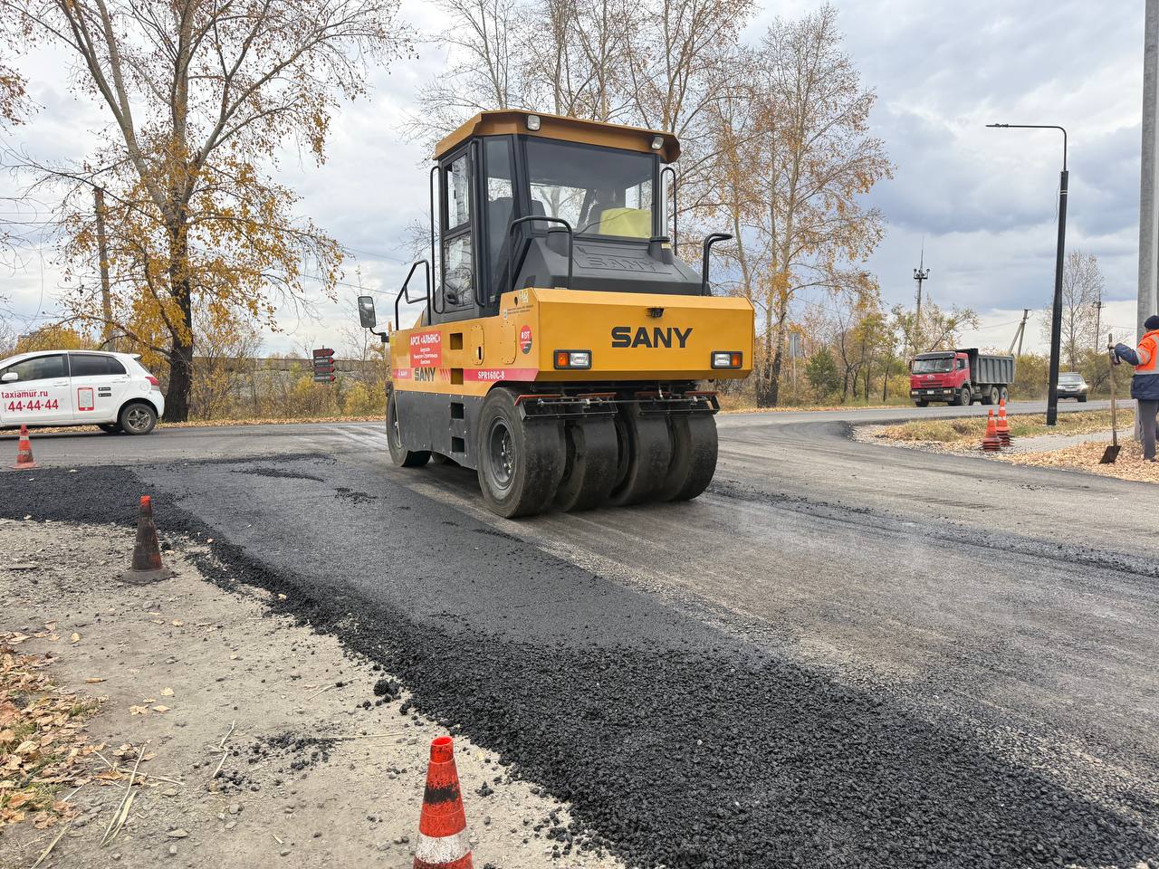 На ул. Дорожной идет асфальтирование примыканий